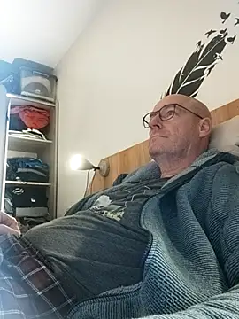 bogland33 online show from October 29, 8:08 pm