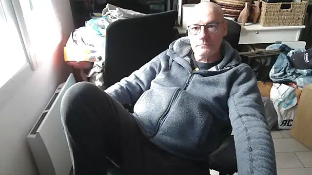 bogland33 online show from February 26, 12:49 pm