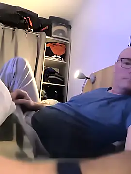 bogland33 online show from October 21, 7:24 pm