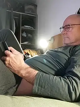 bogland33 online show from March 30, 6:31 pm