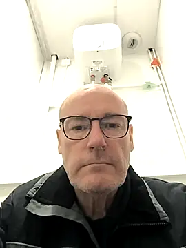 bogland33 online show from October 31, 11:29 am