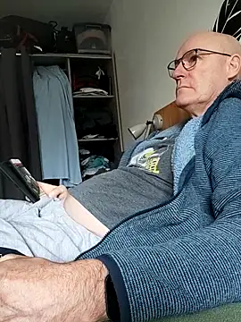 bogland33 online show from March 8, 9:01 am