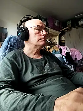 bogland33 online show from March 29, 10:17 am