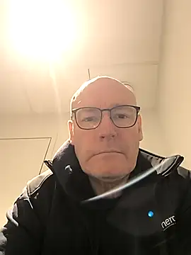 bogland33 online show from December 2, 4:19 pm