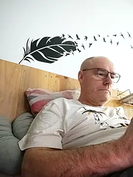 bogland33 online show from February 13, 10:04 am