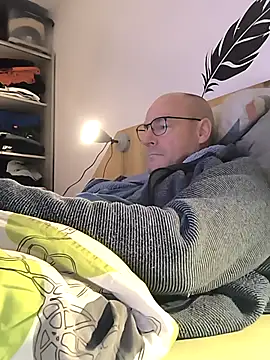 bogland33 online show from November 14, 7:50 pm