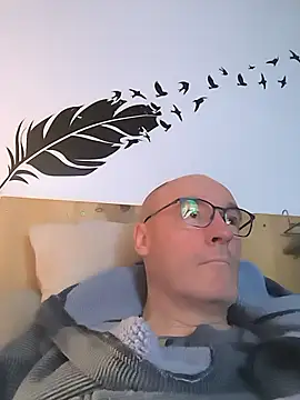 bogland33 online show from January 8, 7:20 pm