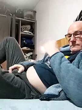 bogland33 online show from March 16, 8:11 pm