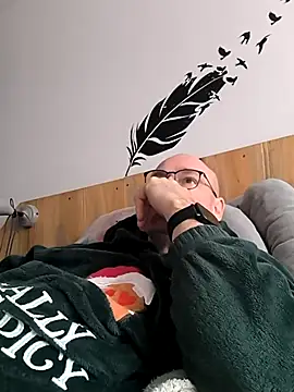 bogland33 online show from November 24, 12:38 pm