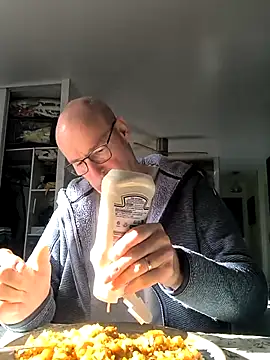 bogland33 online show from November 29, 11:54 am