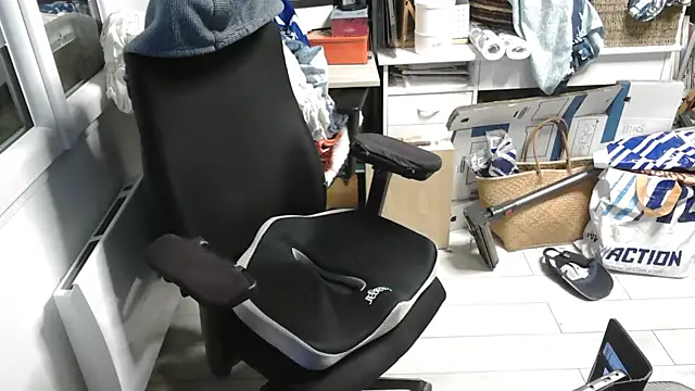 bogland33 online show from March 21, 9:08 pm