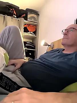 bogland33 online show from October 22, 7:02 pm