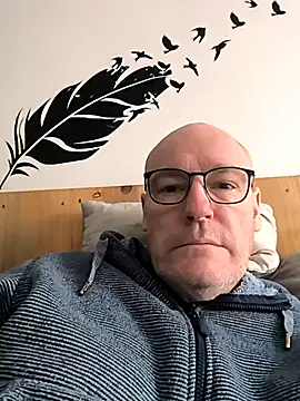 bogland33 online show from February 19, 10:23 am