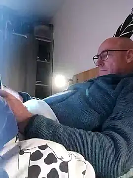 bogland33 online show from January 14, 7:28 pm