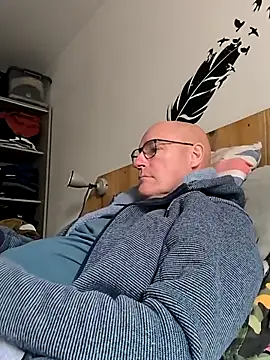 bogland33 online show from October 19, 11:57 am