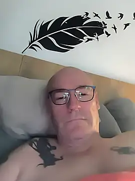 bogland33 online show from June 3, 8:57 pm