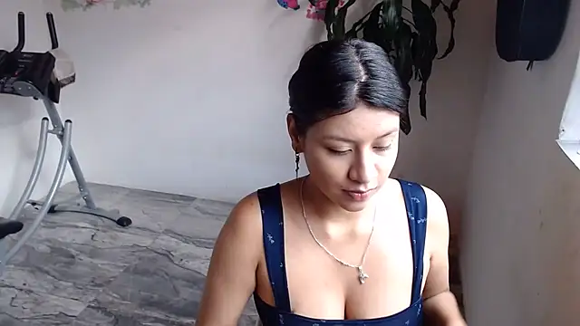 Snapshot of maye_dan chatting on June 18, 2:11 pm maye dan online show from June 18, 2:11 pm