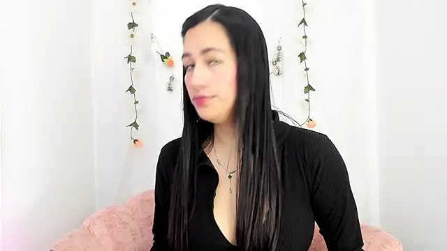 Snapshot of Sara_Kurt chatting on March 2, 12:03 pm Sara Kurt online show from March 2, 12:03 pm