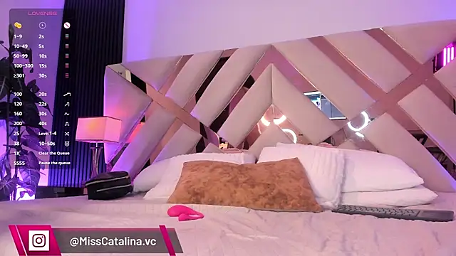 miss catalinaa online show from June 1, 12:49 pm