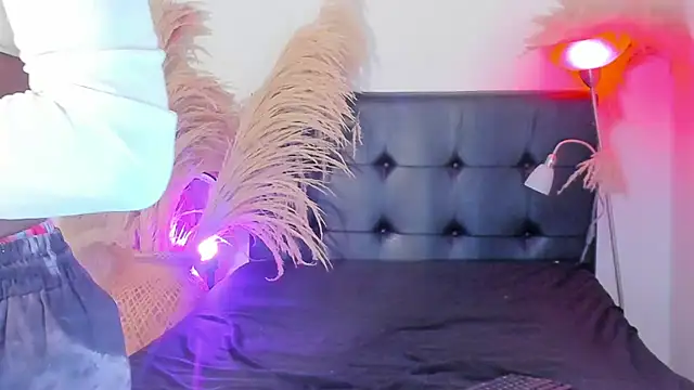 alejandrasxx online show from March 18, 8:16 pm