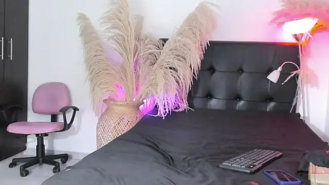 alejandrasxx online show from March 14, 5:57 pm