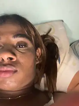 alejandrasxx online show from October 15, 3:49 am