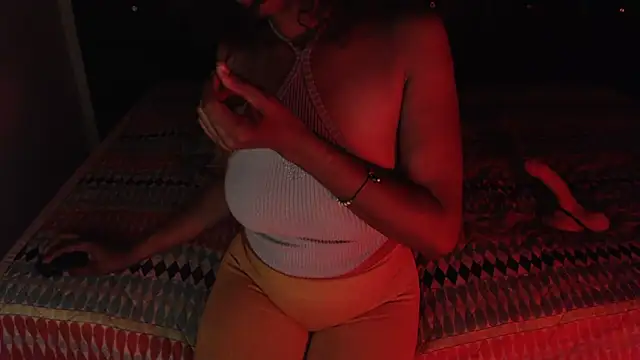 SashaBrianna99 online show from October 13, 5:53 am