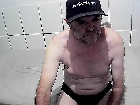 Snapshot of pierdona chatting on September 18, 7:28 pm pierdona online show from September 18, 7:28 pm