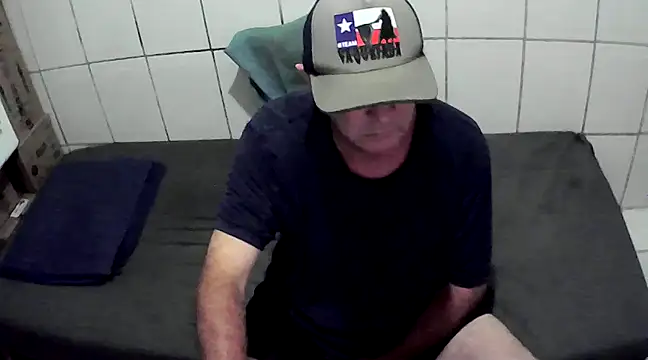 Snapshot of pierdona chatting on February 15, 10:52 pm pierdona online show from February 15, 10:52 pm