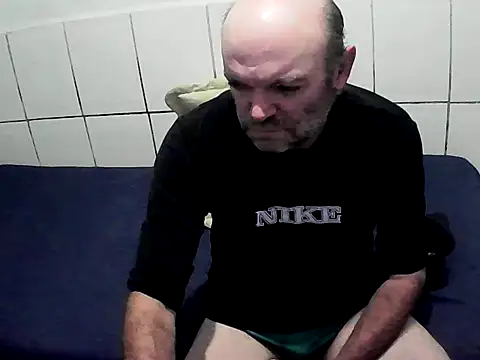 Snapshot of pierdona chatting on September 24, 8:04 pm pierdona online show from September 24, 8:04 pm