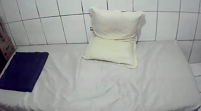 Snapshot of pierdona chatting on February 21, 11:21 pm pierdona online show from February 21, 11:21 pm