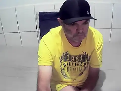 Snapshot of pierdona chatting on July 11, 8:20 pm pierdona online show from July 11, 8:20 pm