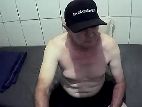 Snapshot of pierdona chatting on March 5, 10:54 pm pierdona online show from March 5, 10:54 pm