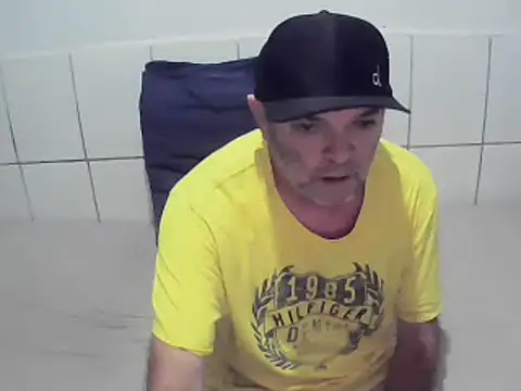 Snapshot of pierdona chatting on July 13, 8:08 pm pierdona online show from July 13, 8:08 pm