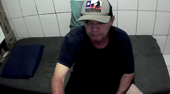 Snapshot of pierdona chatting on February 13, 8:34 pm pierdona online show from February 13, 8:34 pm