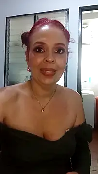 Snapshot of sthefania1710 chatting on April 23, 12:29 pm sthefania1710 online show from April 23, 12:29 pm