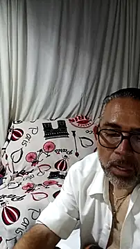 sthefania1710 online show from April 5, 2:51 am