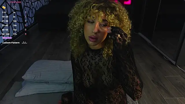 CurlyAnt0 online show from April 7, 5:09 am