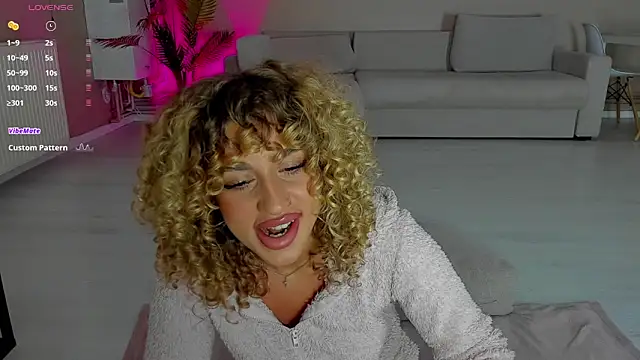 CurlyAnt0 online show from October 27, 11:49 pm