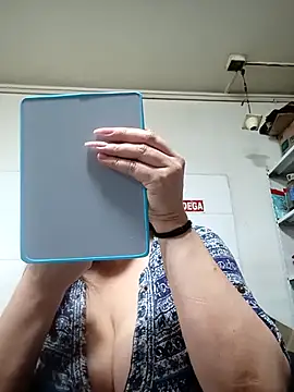 carolina linarez69 online show from April 10, 9:22 pm