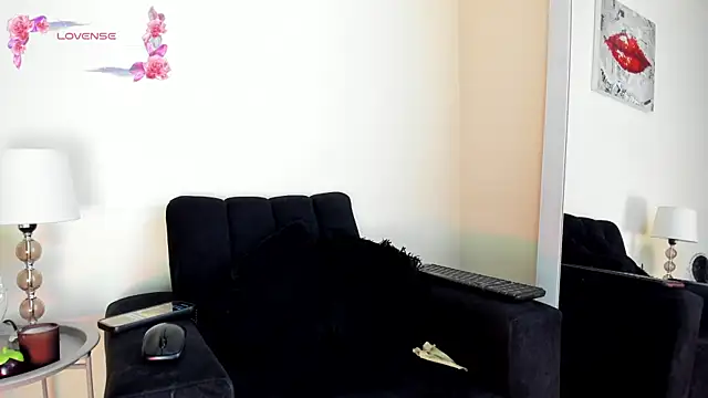 its  angelica  online show from March 31, 7:05 pm