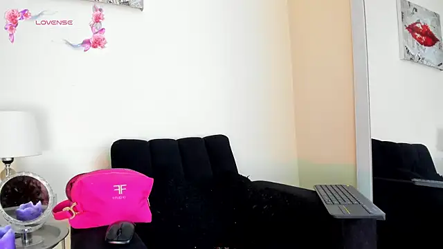 Snapshot of its__angelica_ chatting on June 11, 7:55 pm its angelica online show from June 11, 7:55 pm