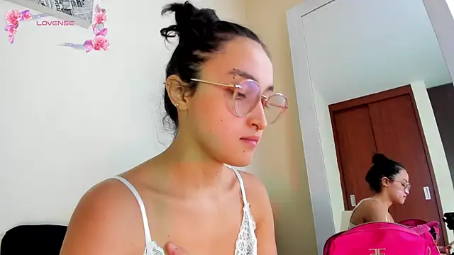 its  angelica  online show from April 4, 6:47 pm