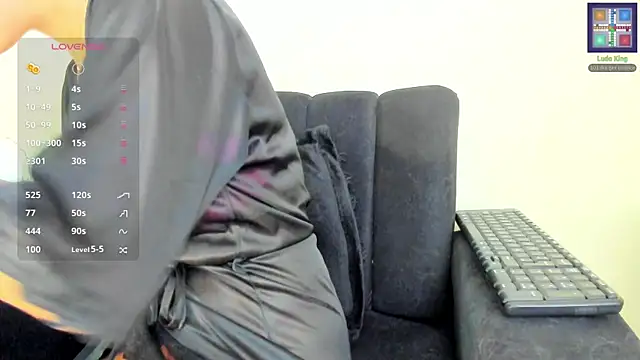 its  angelica  online show from January 12, 6:58 pm