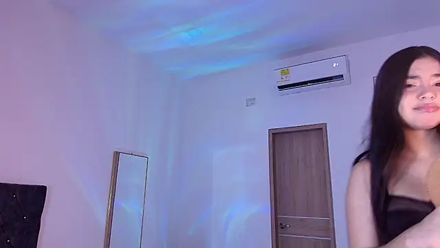 AuroraFiore online show from October 24, 1:59 am