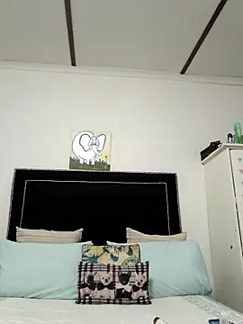 Snapshot of contagiousqueen chatting on February 17, 6:22 am contagiousqueen online show from February 17, 6:22 am