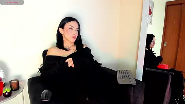 victoria  lace  online show from January 11, 3:24 am