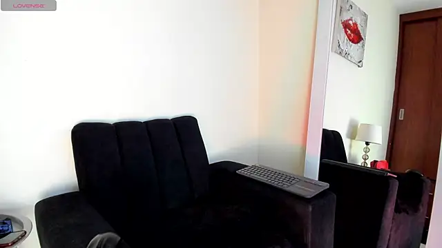 Snapshot of victoria__lace_ chatting on June 20, 9:42 pm victoria lace online show from June 20, 9:42 pm