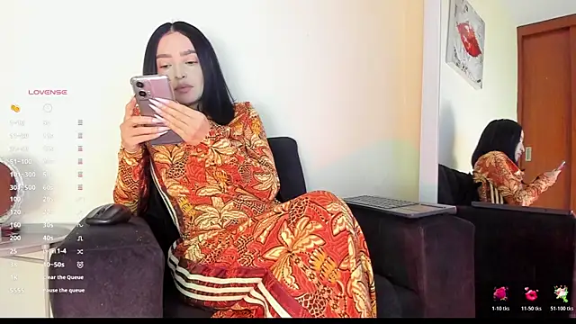 Snapshot of victoria__lace_ chatting on October 31, 9:00 pm victoria lace online show from October 31, 9:00 pm