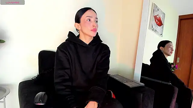 victoria  lace  online show from February 23, 1:29 am